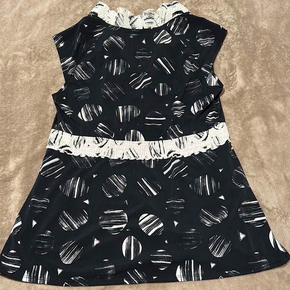 BCBGMaxAzria V- Nech Top - Picture 7 of 8